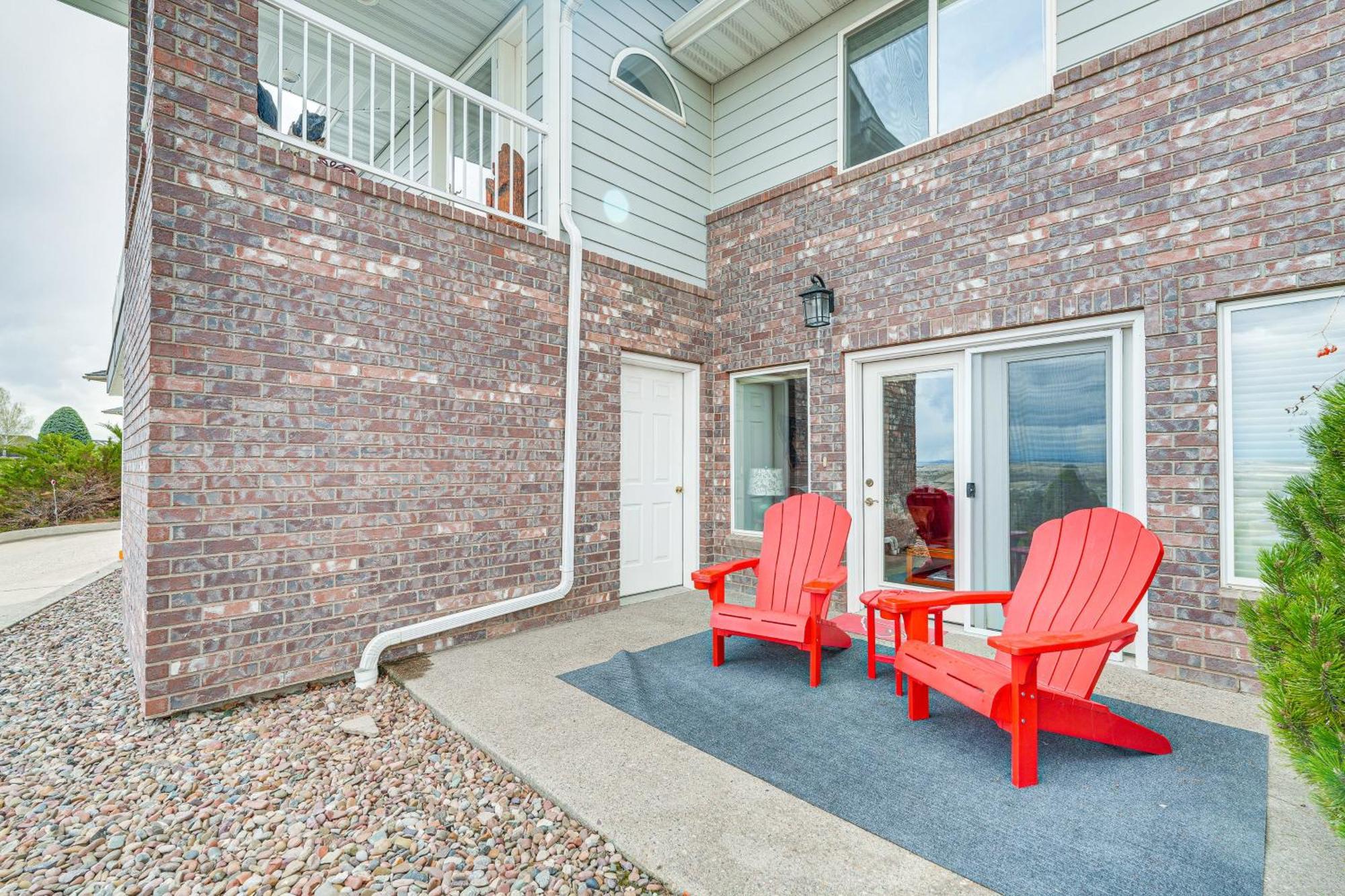 Inviting Great Falls Home With Wraparound Deck! Exterior photo